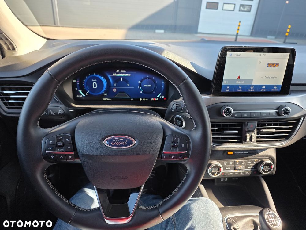 Ford Focus 1.0 EcoBoost Titanium X - 13