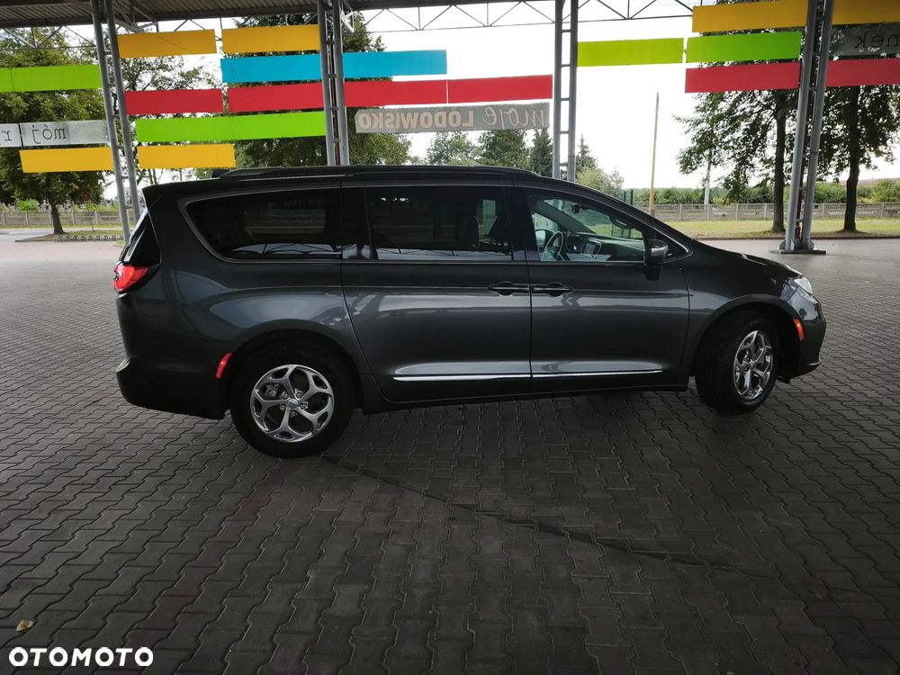 Chrysler Pacifica - 18