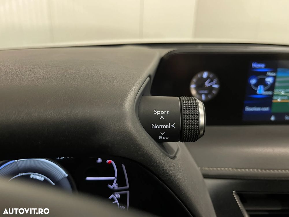 Lexus UX 250h Business Edition - 23