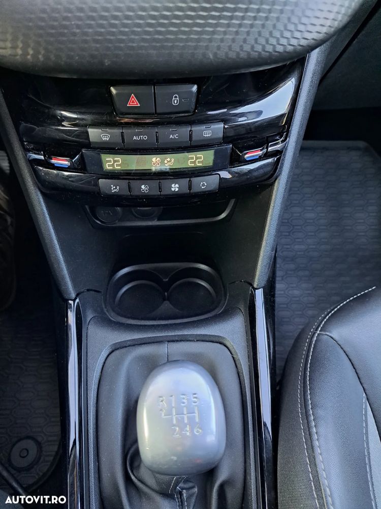 Peugeot 2008 PureTech 130 GPF Stop&Start Allure - 19