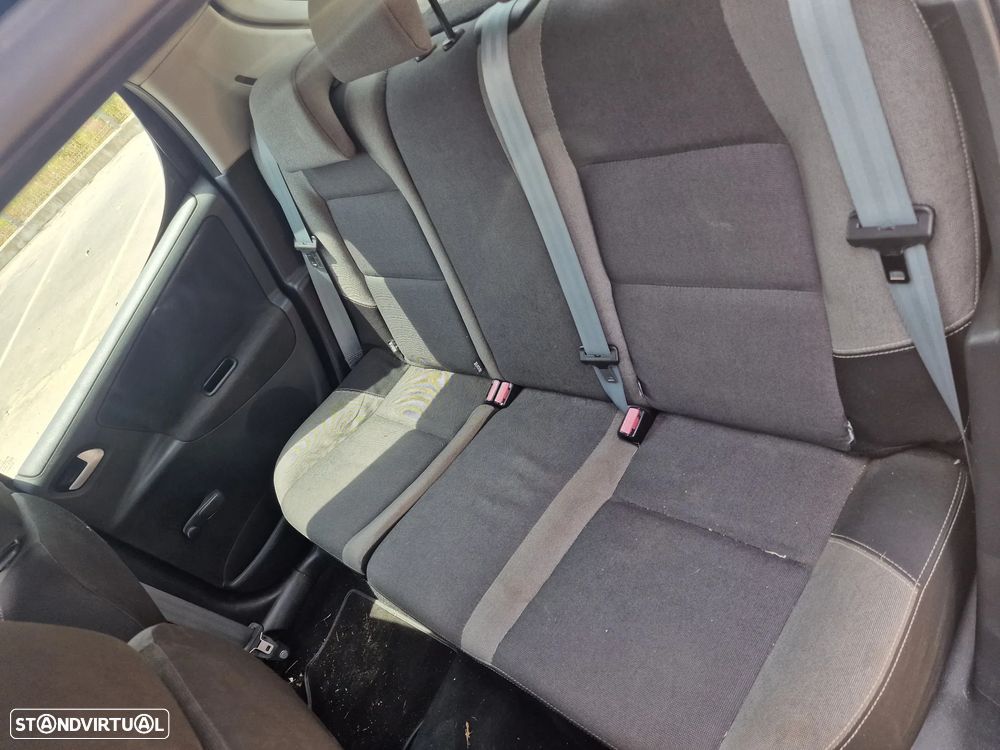 Peugeot 207 1.4 HDi Urban - 4