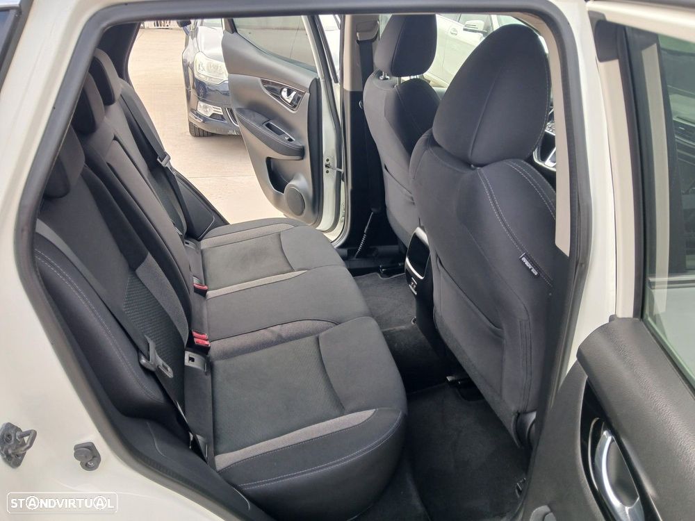 Nissan Qashqai 1.5 dCi N-Connecta - 12