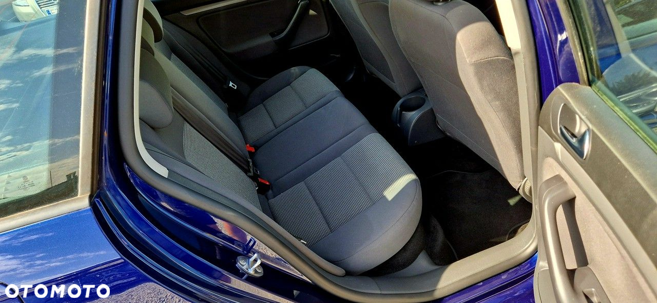 Volkswagen Golf 1.9 TDI Comfortline - 26