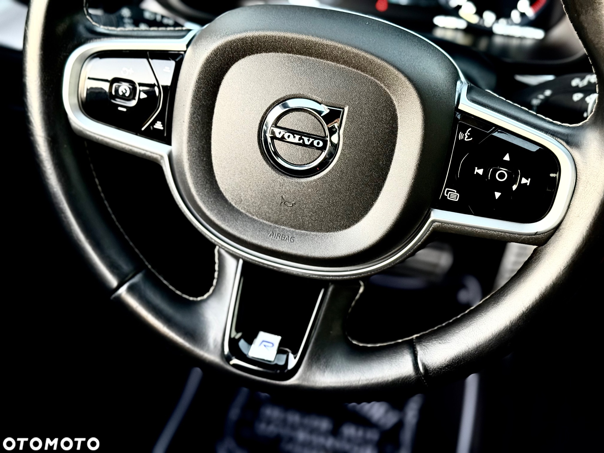 Volvo XC 60 D4 R-Design - 9