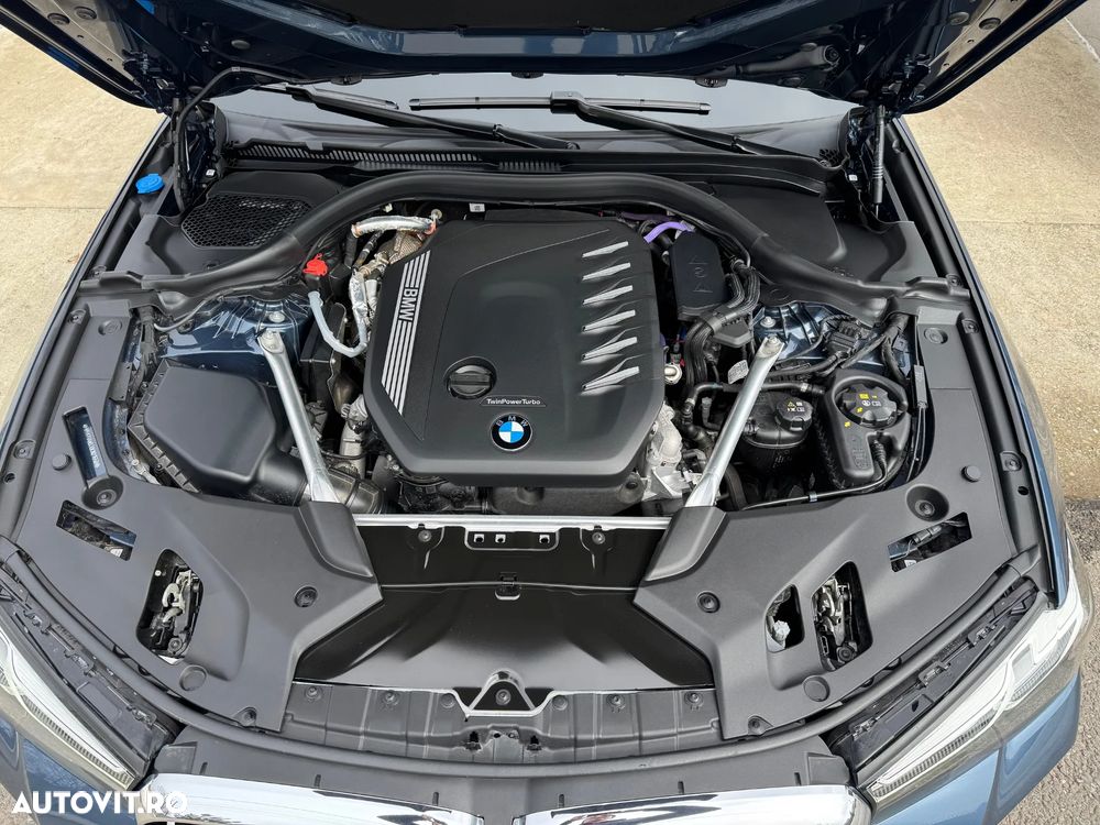 BMW Seria 5 530d AT MHEV - 24