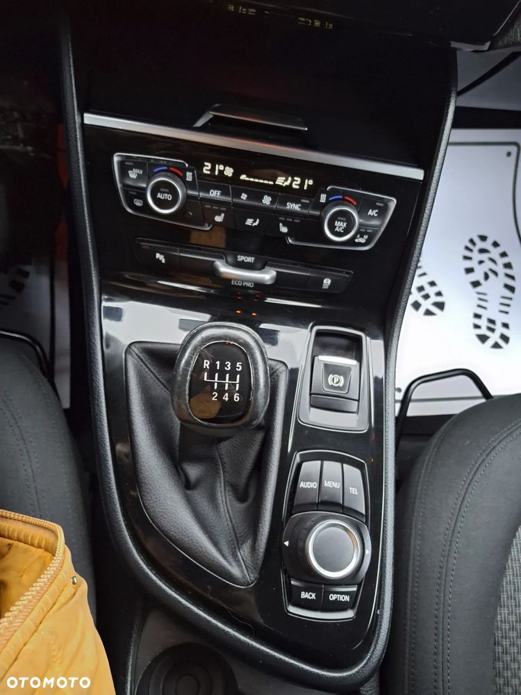 BMW Seria 2 218i Advantage - 28