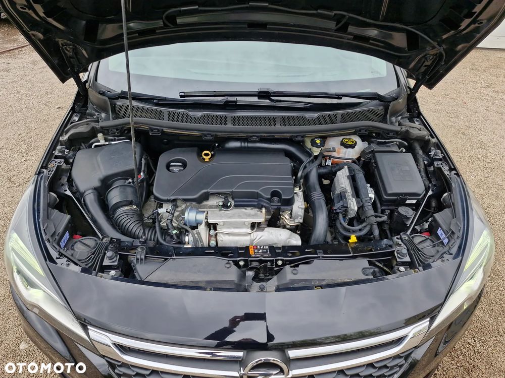 Opel Astra 1.4 Turbo Business - 26