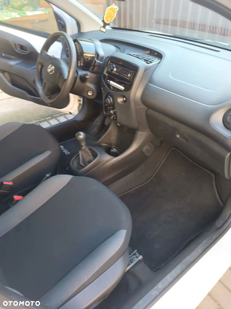 Toyota Aygo x - 15
