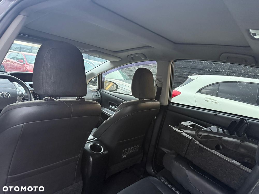 Toyota Prius+ (Hybrid) - 12