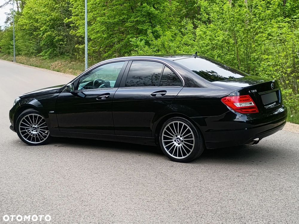 Mercedes-Benz Klasa C 180 BlueEFFICIENCY Elegance - 17