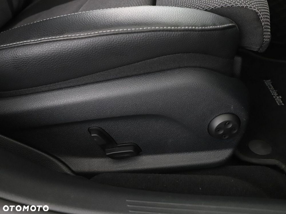 Mercedes-Benz Klasa E 200 9G-TRONIC Avantgarde - 41