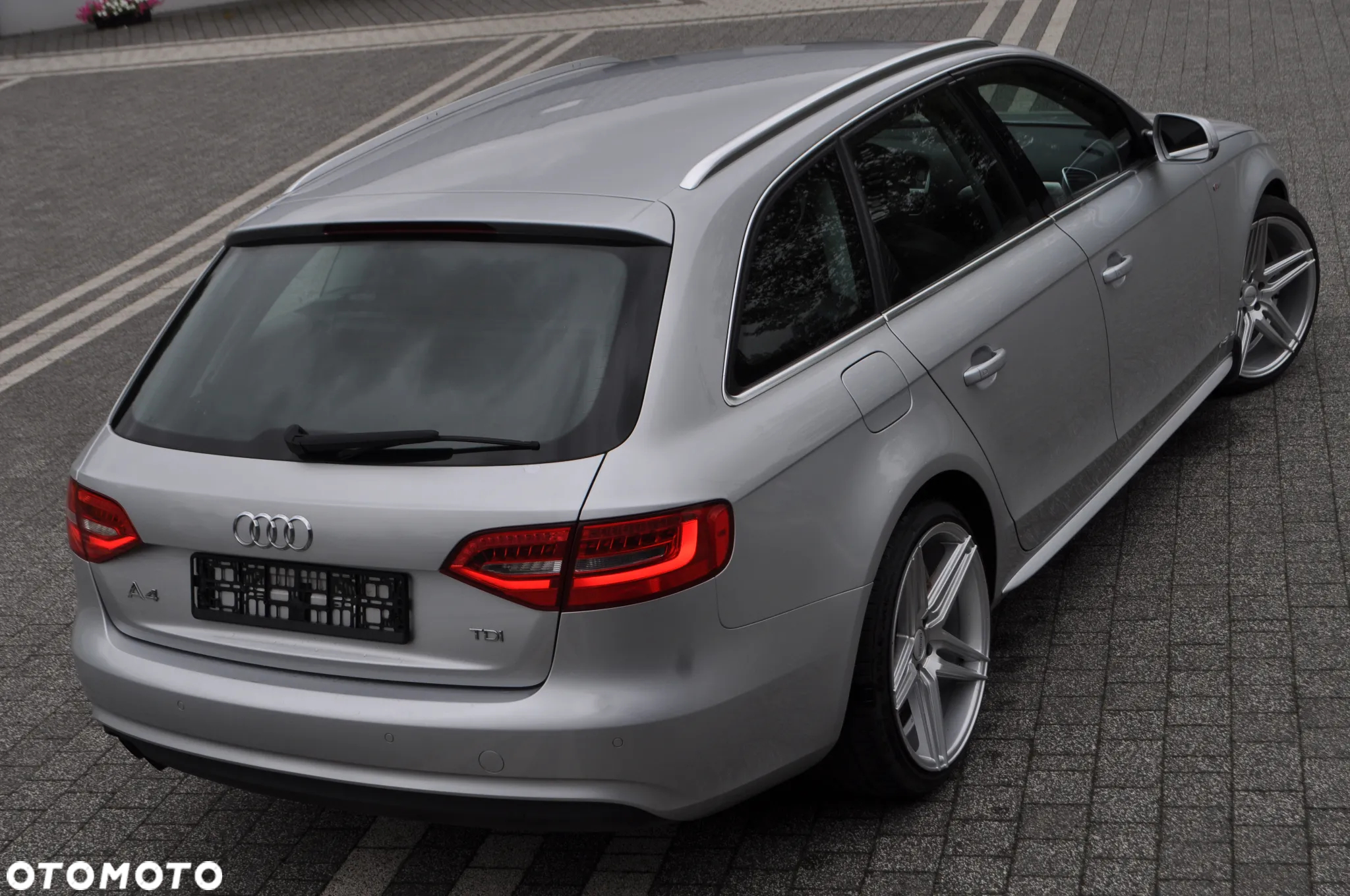 Audi A4 Avant 2.0 TDI ultra DPF Attraction - 32