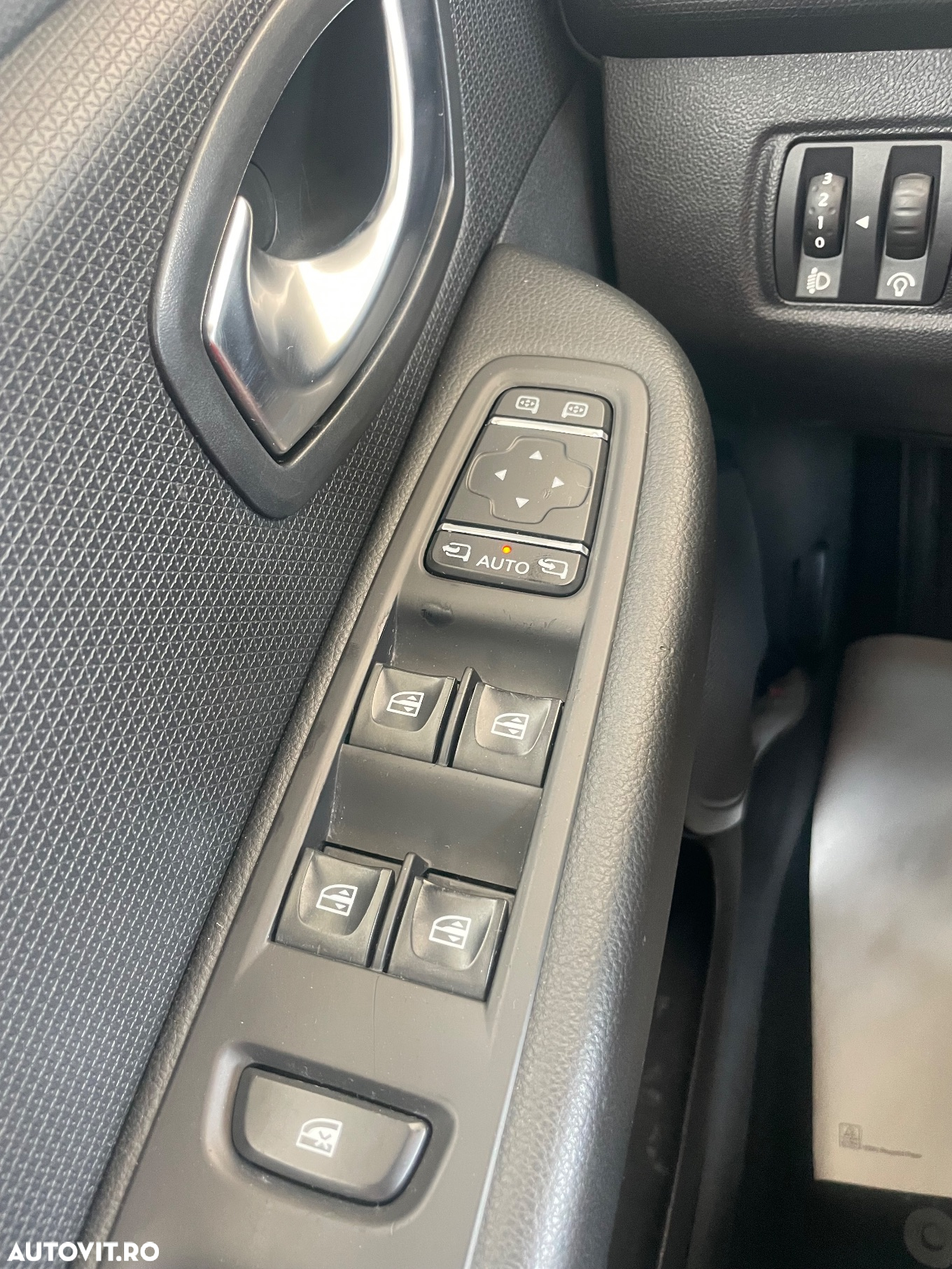 Renault Clio (Energy) TCe 90 Start & Stop INTENS - 16