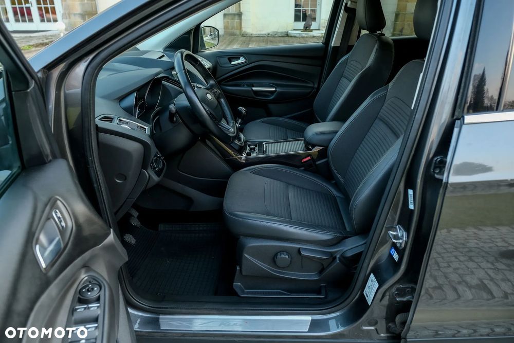 Ford Kuga 2.0 TDCi 4x4 Titanium - 19