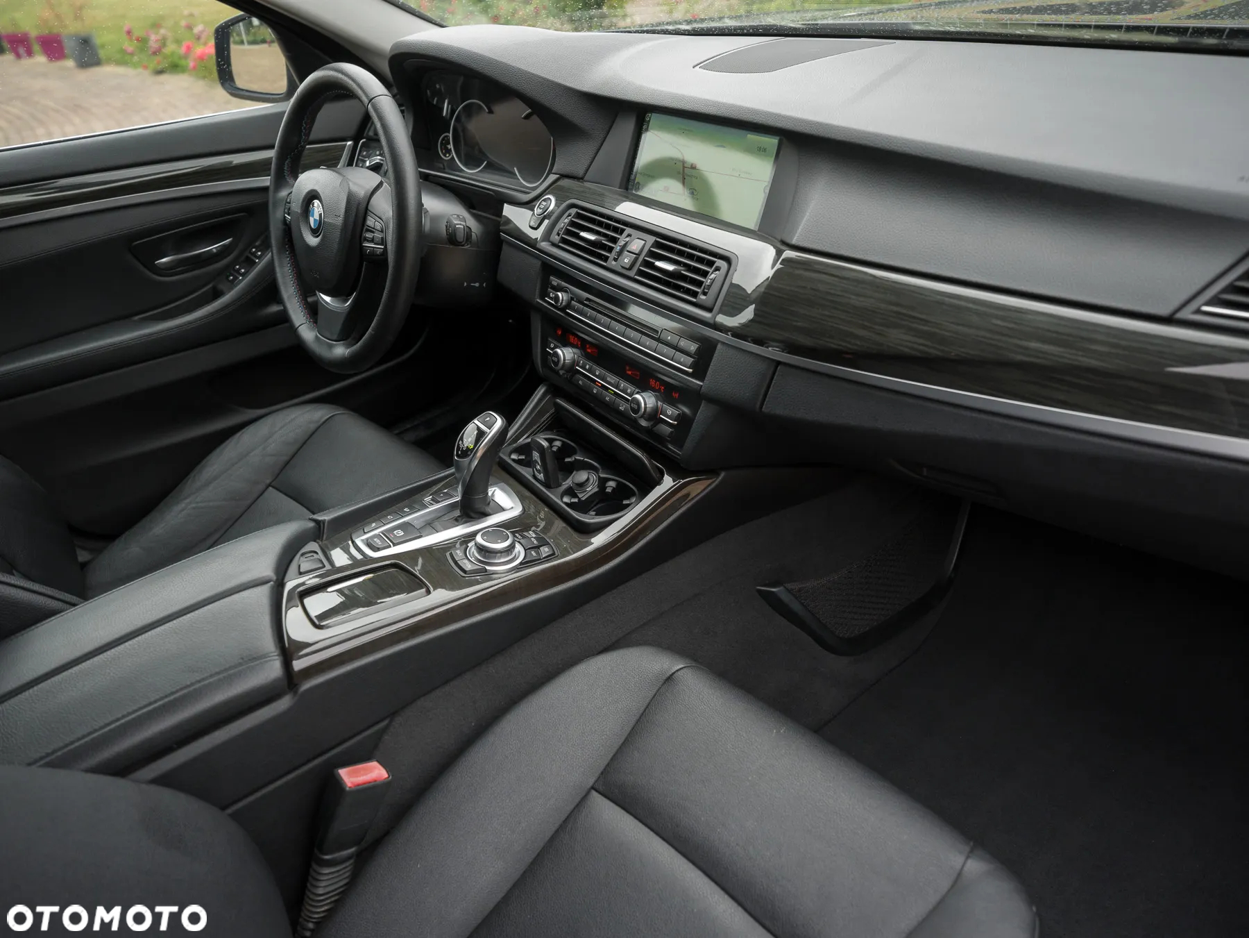 BMW Seria 5 525d Touring Sport-Aut Luxury Line - 31