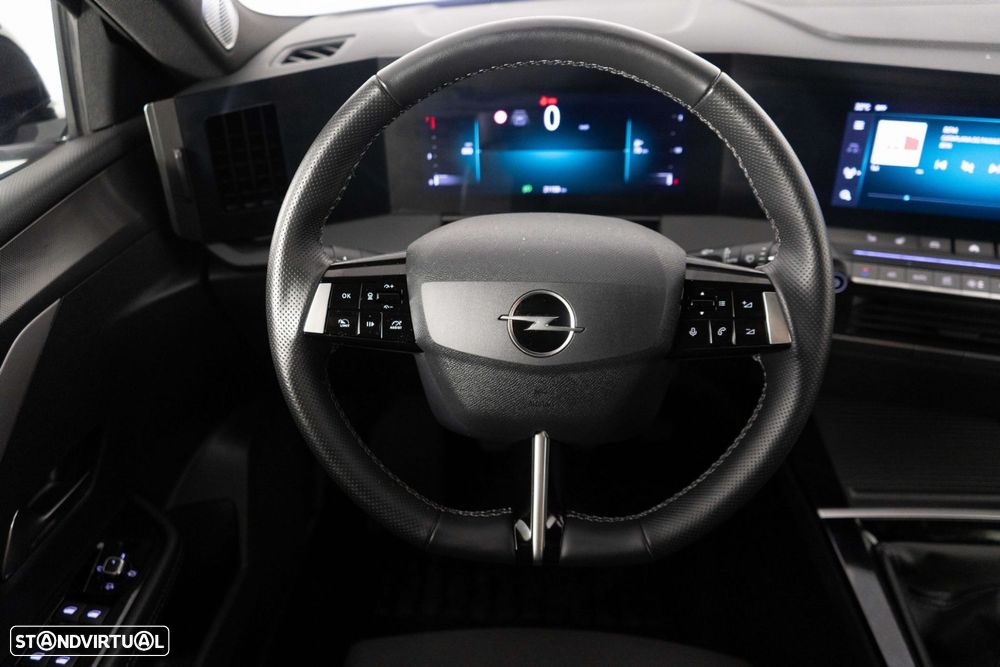 Opel Astra 1.2 T GS Line - 25