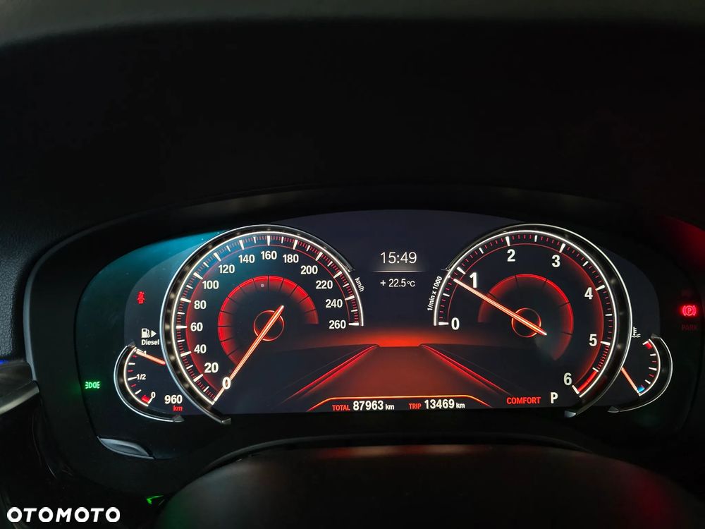 BMW Seria 5 520d xDrive Luxury Line sport - 13