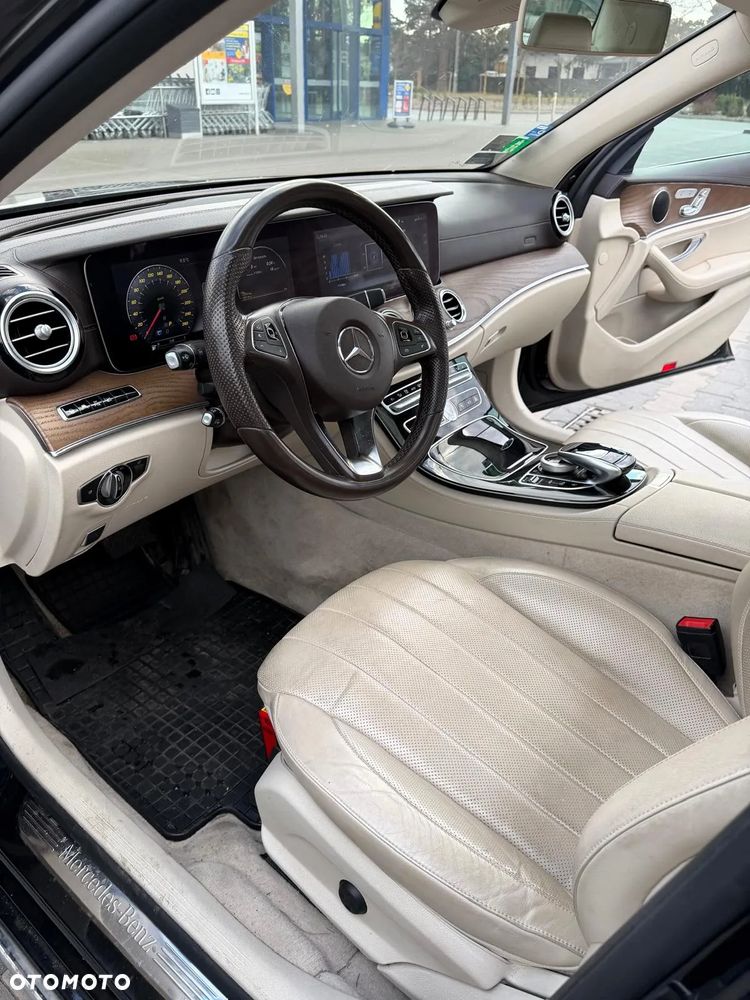 Mercedes-Benz Klasa E 220 d 9G-TRONIC - 13