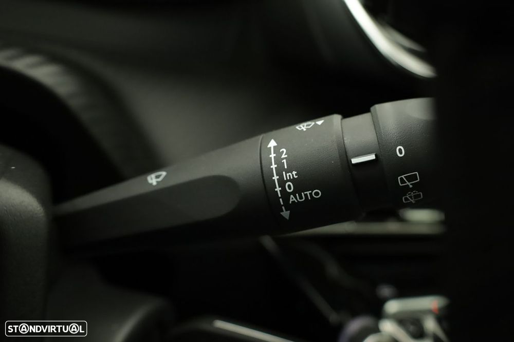 Peugeot 208 1.2 Hybrid Allure e-DCS6 - 18