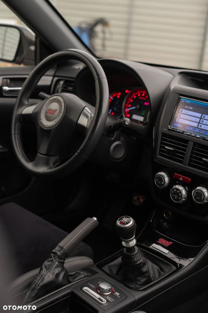 Subaru Impreza STI - 14