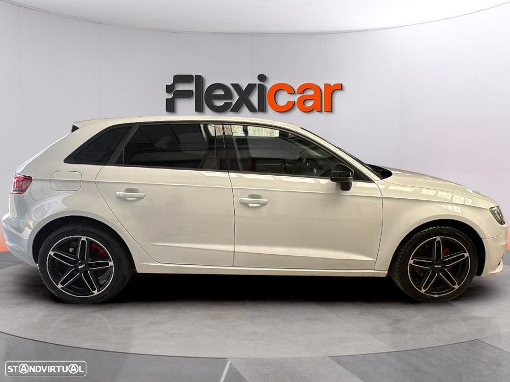 Audi A3 Sportback 1.6 TDI Attraction - 9