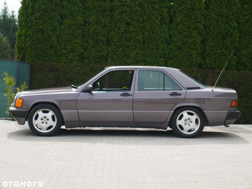 Mercedes-Benz W201 (190) - 8