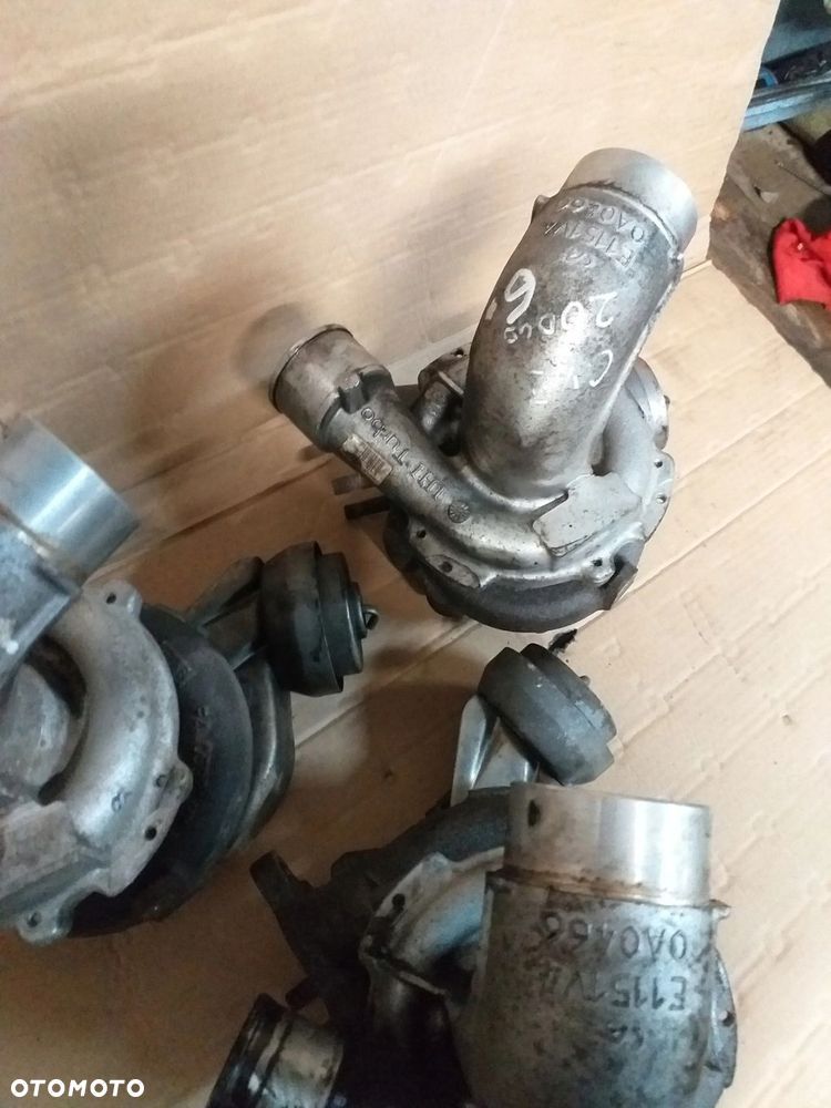 TURBO 2,2 2,0 d4d Toyota Verso RAV4 Auris Avensis - 2