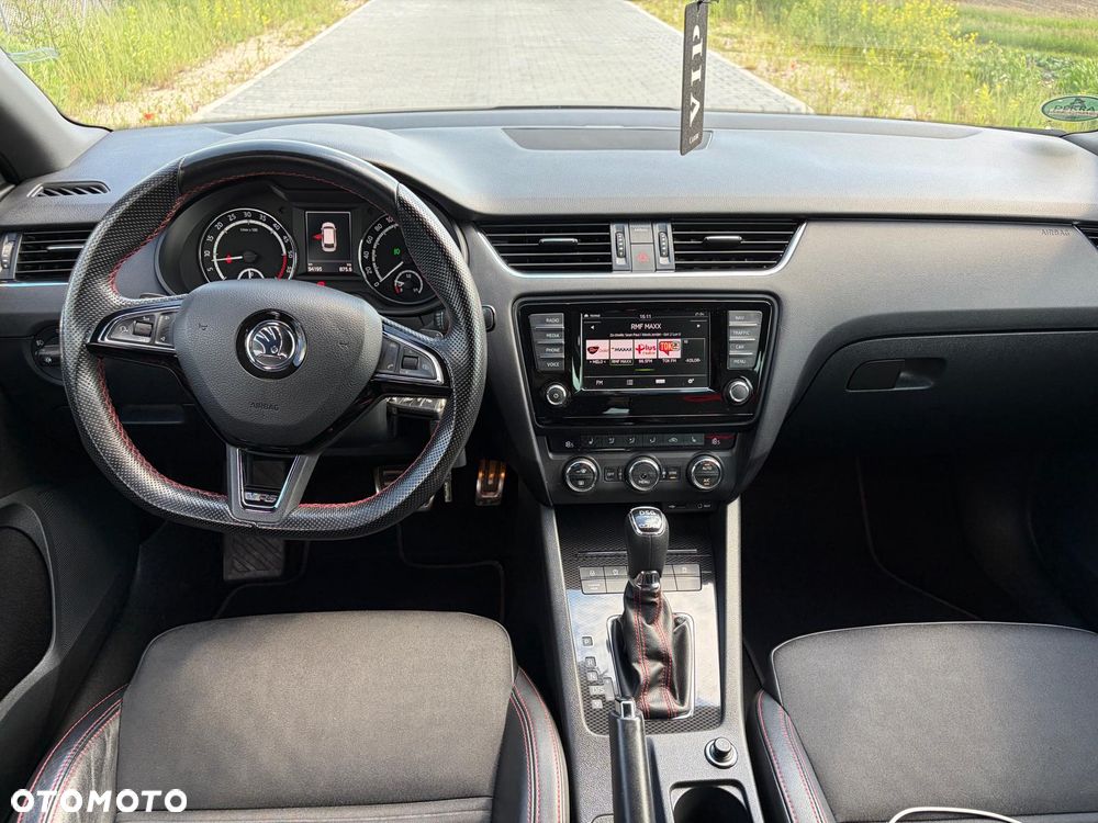 Skoda Octavia 2.0 TDI DSG RS - 30