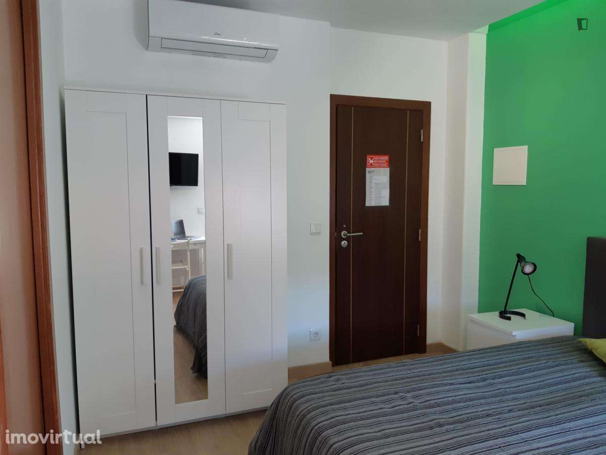 Estúdio - localizado em Baixa Coimbra - Grande imagem: 4/23