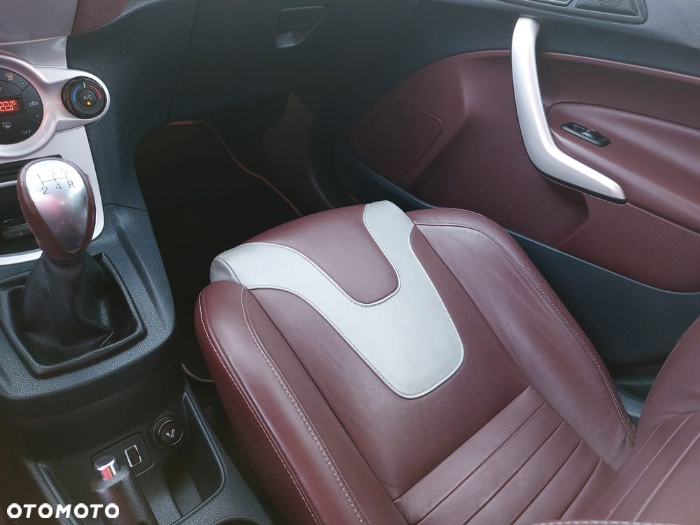 Ford Fiesta - 33