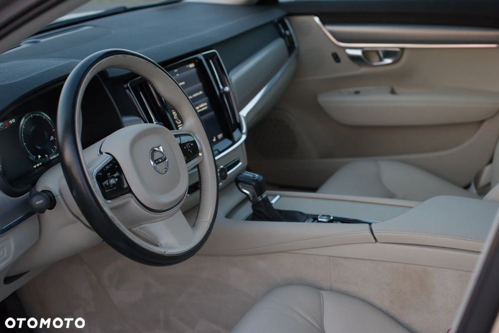 Volvo V90 D5 AWD Momentum - 10