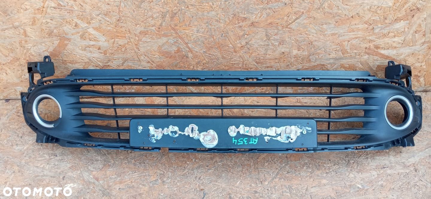 RENAULT CLIO IV 4 12- ATRAPA KRATKA ŚRODKOWA GRILL 622542958R - 1