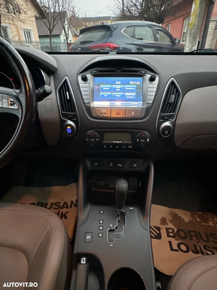 Hyundai ix35 2.0 CRDI 4WD Automatik Style - 11
