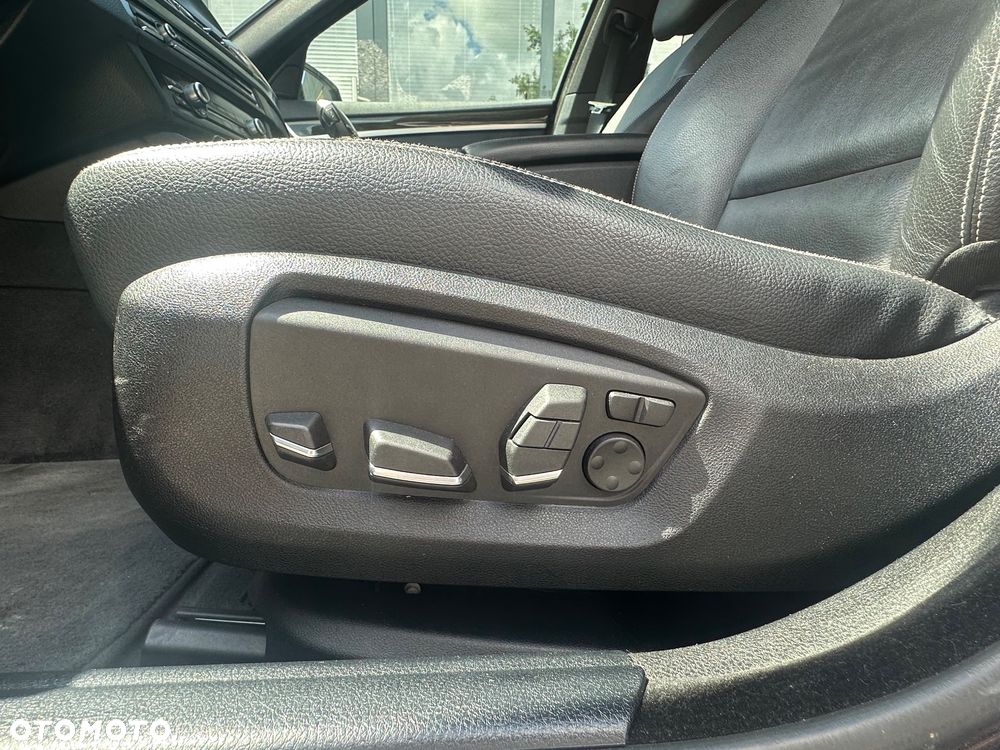 BMW Seria 5 520i Luxury Line - 15