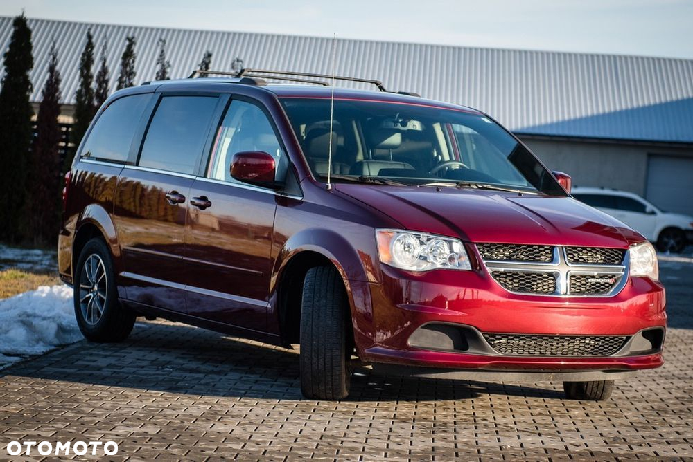 Dodge Caravan - 3