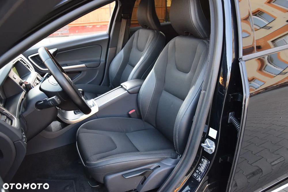 Volvo V60 D4 Edition Pro - 19