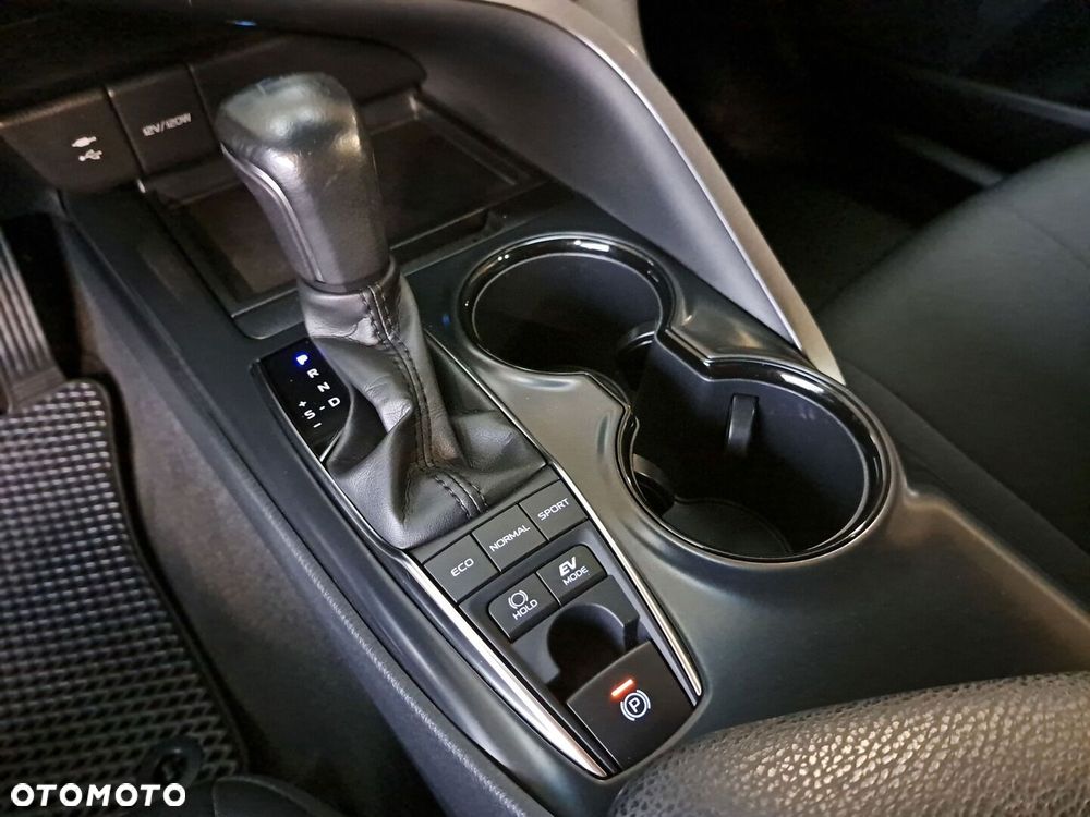 Toyota Camry 2019