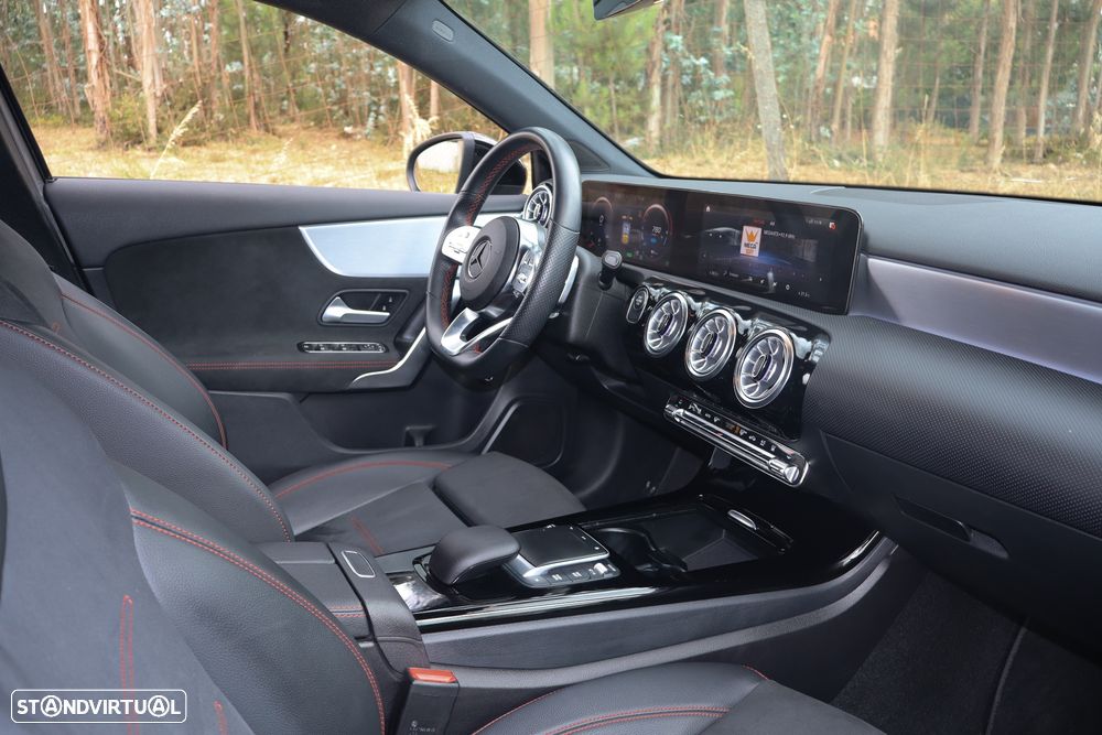 Mercedes-Benz A 250 e AMG Line - 12