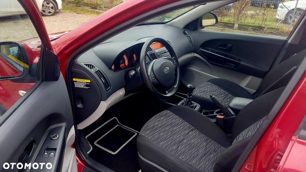 Kia Ceed 1.4 Comfort - 14