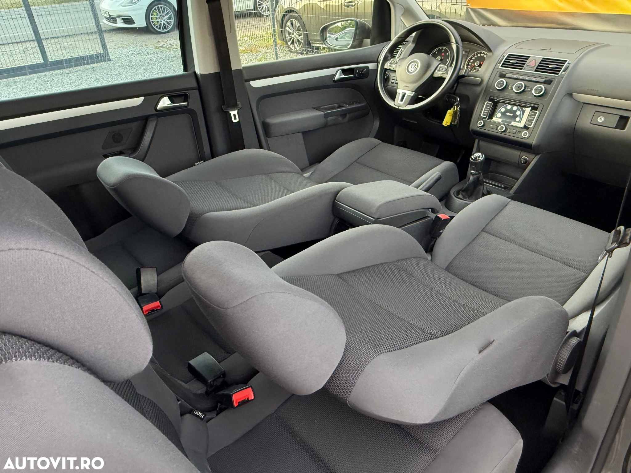 Volkswagen Touran 1.6 TDI BlueMotion Technology Comfortline - 19