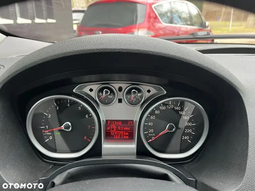 Ford Kuga 2.5 4x4 Titanium - 10