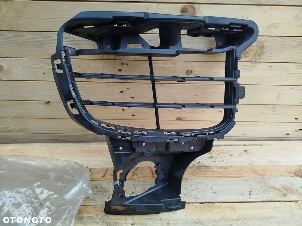 Porsche Cayenne II 7P5 kratka zderzaka przód przednia prawa lift - 2