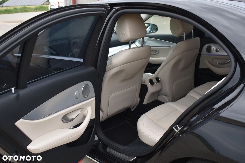 Mercedes-Benz Klasa E 220 d 4-Matic Avantgarde - 13
