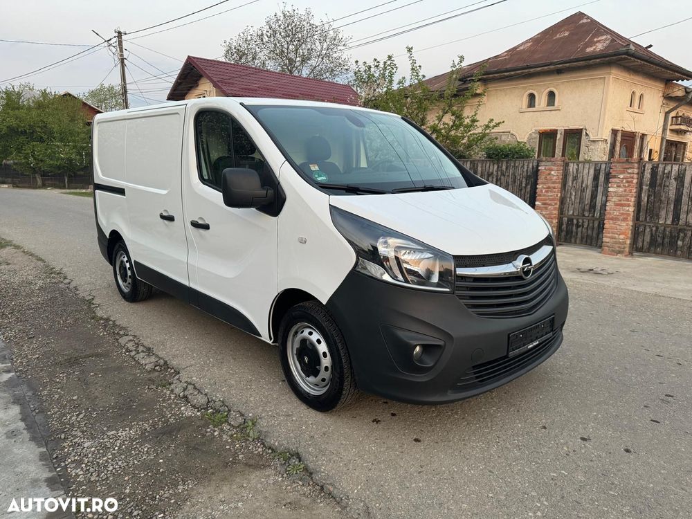 Opel Vivaro - 1