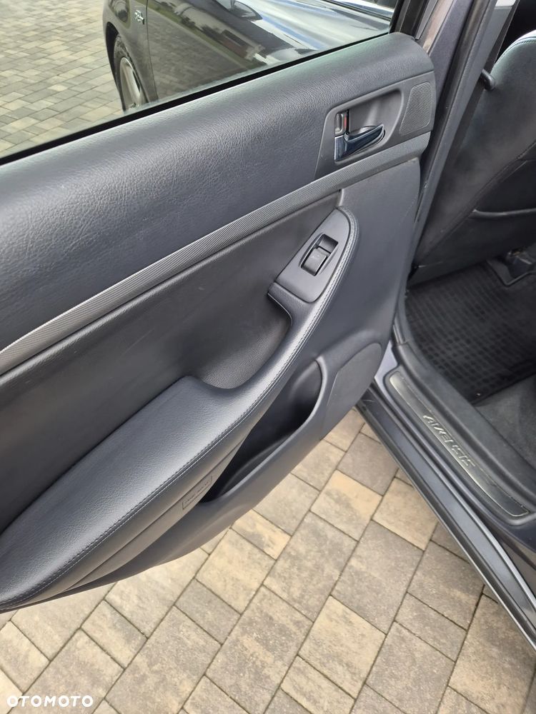 Toyota Avensis 2.2 D-CAT Sol plus NAVI - 21