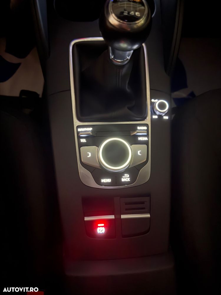 Audi A3 Sportback 1.0 30 TFSI Design - 11