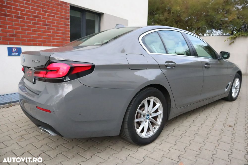 BMW Seria 5 520i AT MHEV - 6