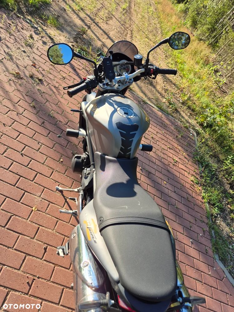 Triumph Street Triple - 8