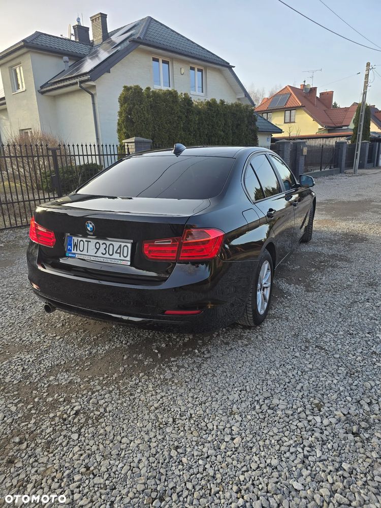 BMW Seria 3 320i xDrive - 3