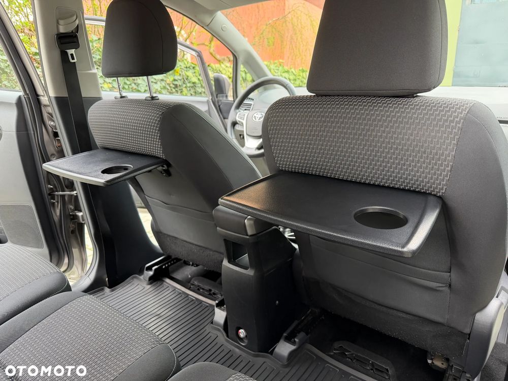 Toyota Verso 1.8 Premium 7os - 25